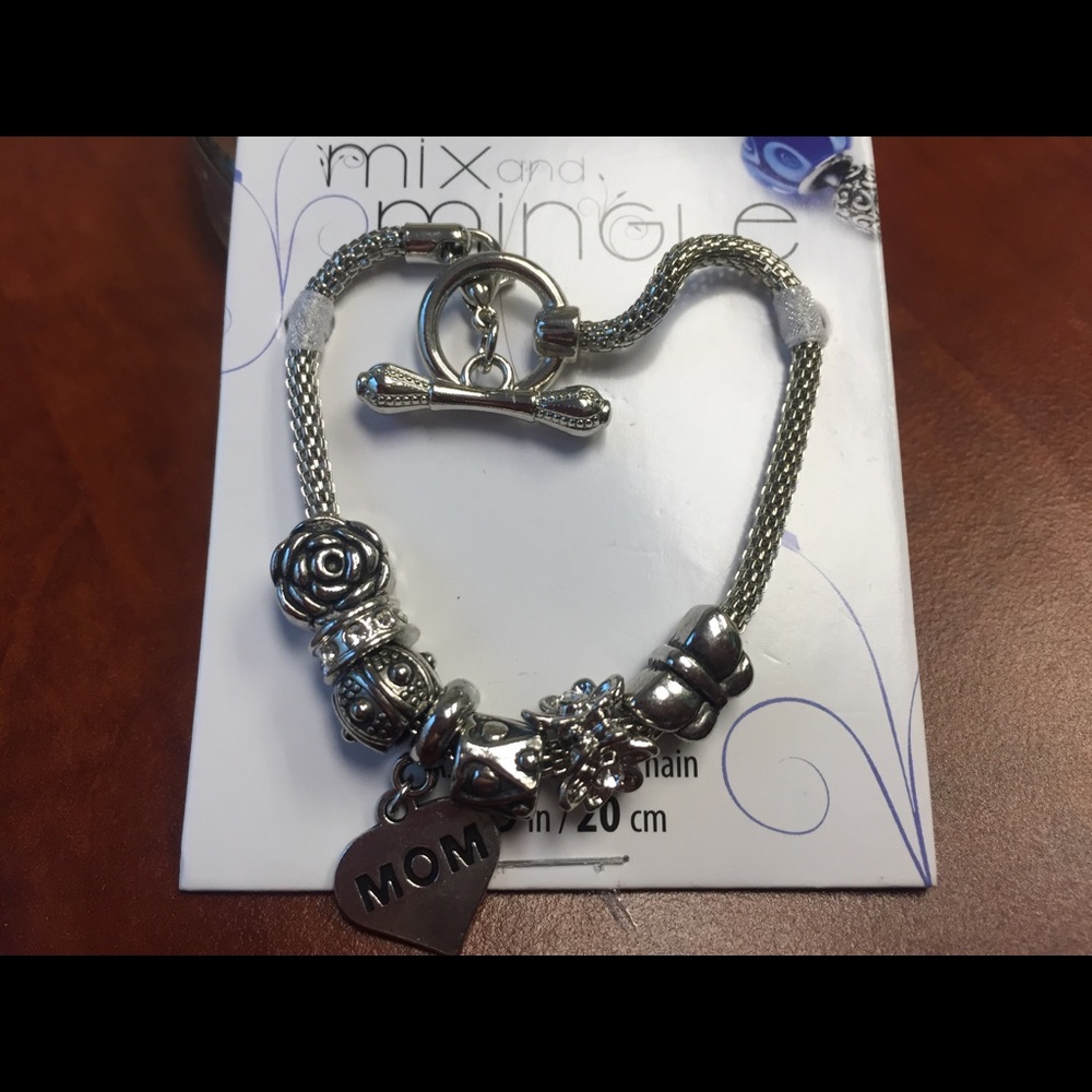 Perfect Gift, 7.5inch “Mom” bracelet.